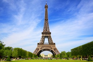 tour Eiffel Paris France ciel bleu