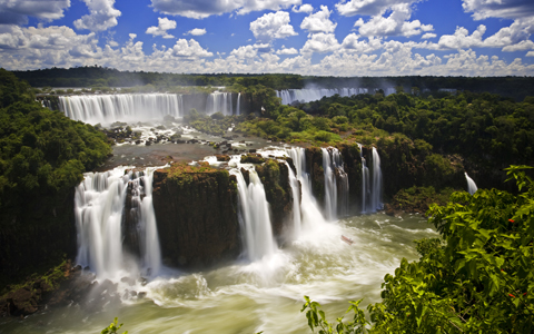 cascades et chutes eau forest Brésil